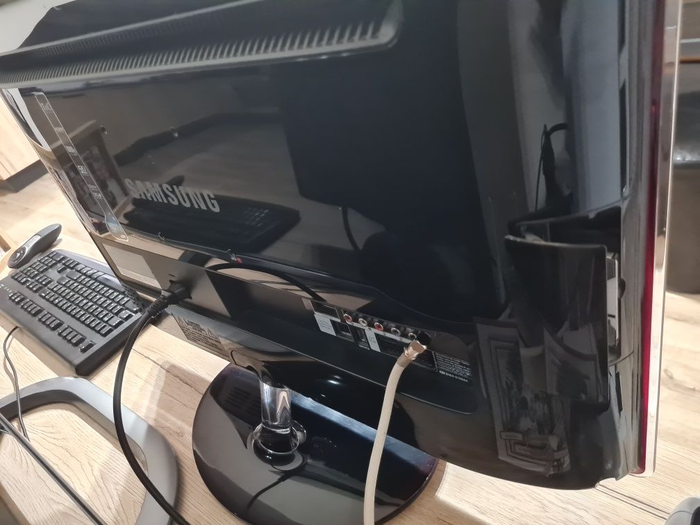 Телевизор/монитор Samsung P2770HD