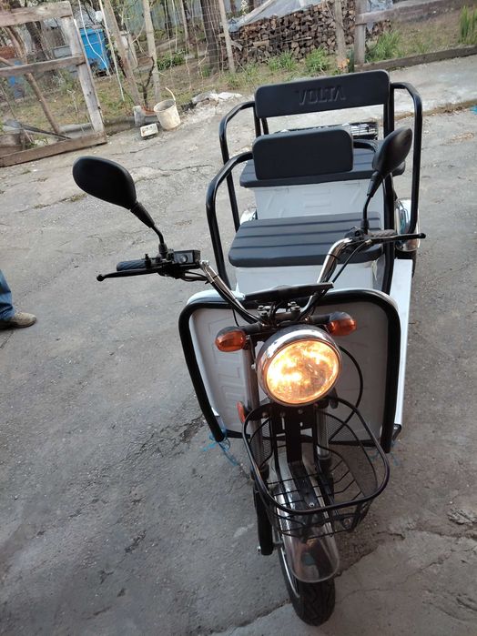 Vând triciclu electric că nou mai multe detalii în privat