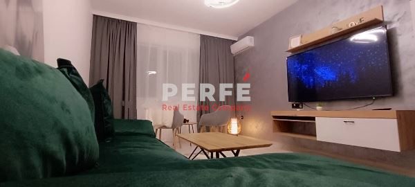 Дава се под наем Двустаен апартамент в Бургас, Лазур - 70 кв.м за 510 € - Снимка #1