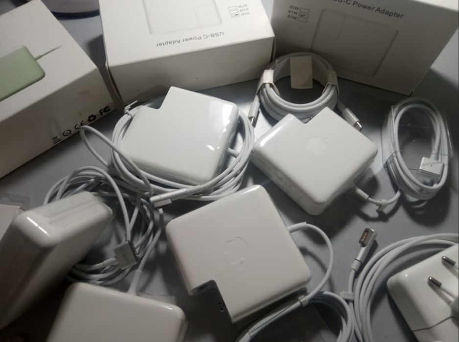 на MacBook 85W Air и Pro - зарядка, блок питания, шнур .