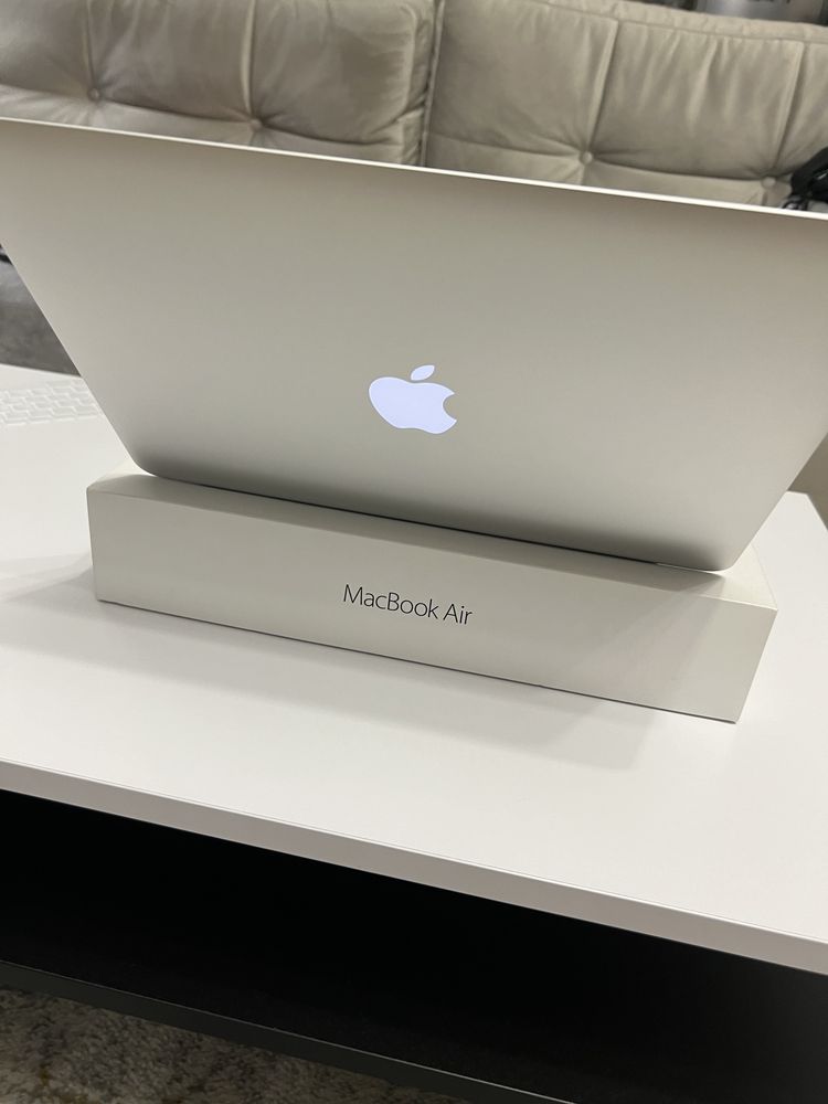 Apple MacBook Air 13 2017 i5 8GB CA NOU