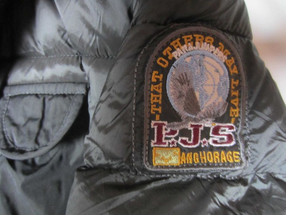 Geaca dama Parajumpers, masura L,umplutura puf, gluga ,stare f.buna