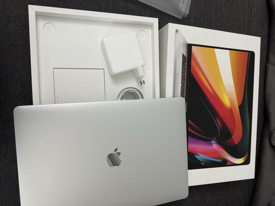 Macbook pro 16” , procesor intel I9, 1TB Ssd Impecabil/schimb
