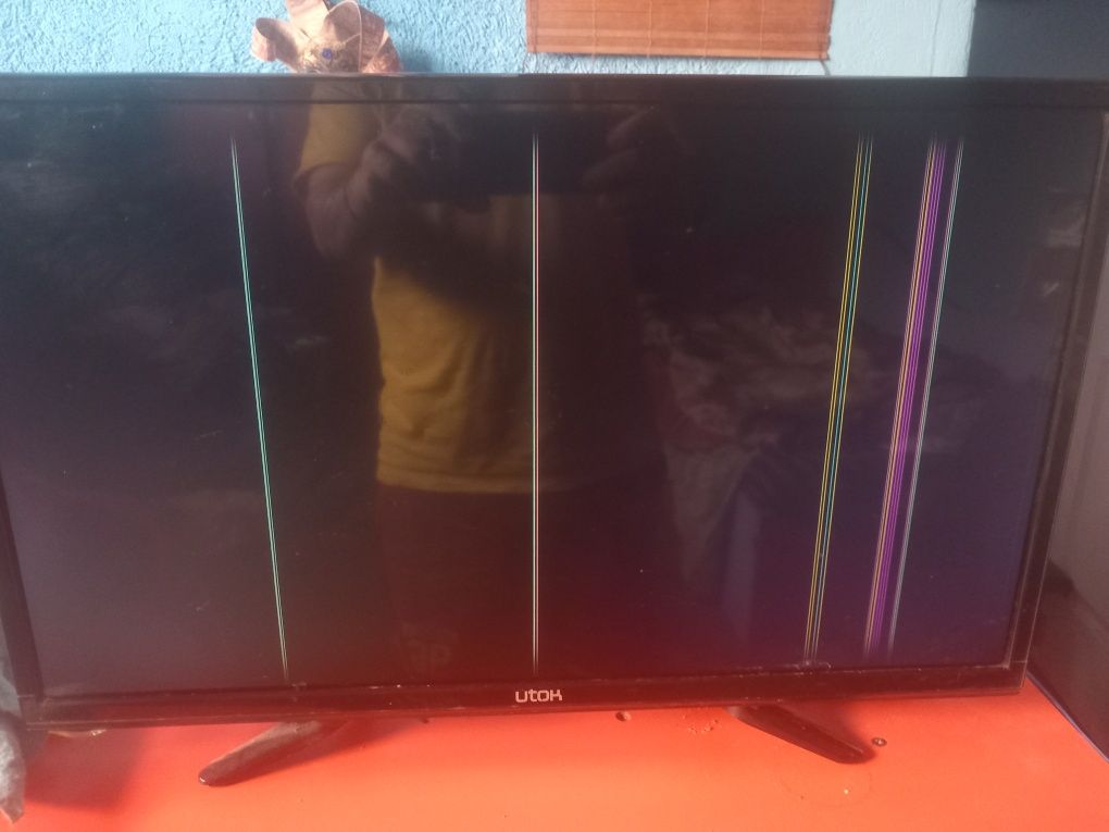 Vând televizor Utok LED TV piese