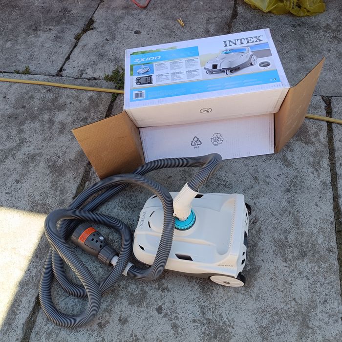 Aspirator piscina Intex ZX100