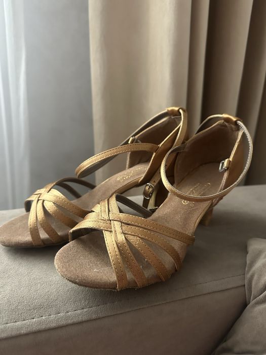 Обувь для танцев