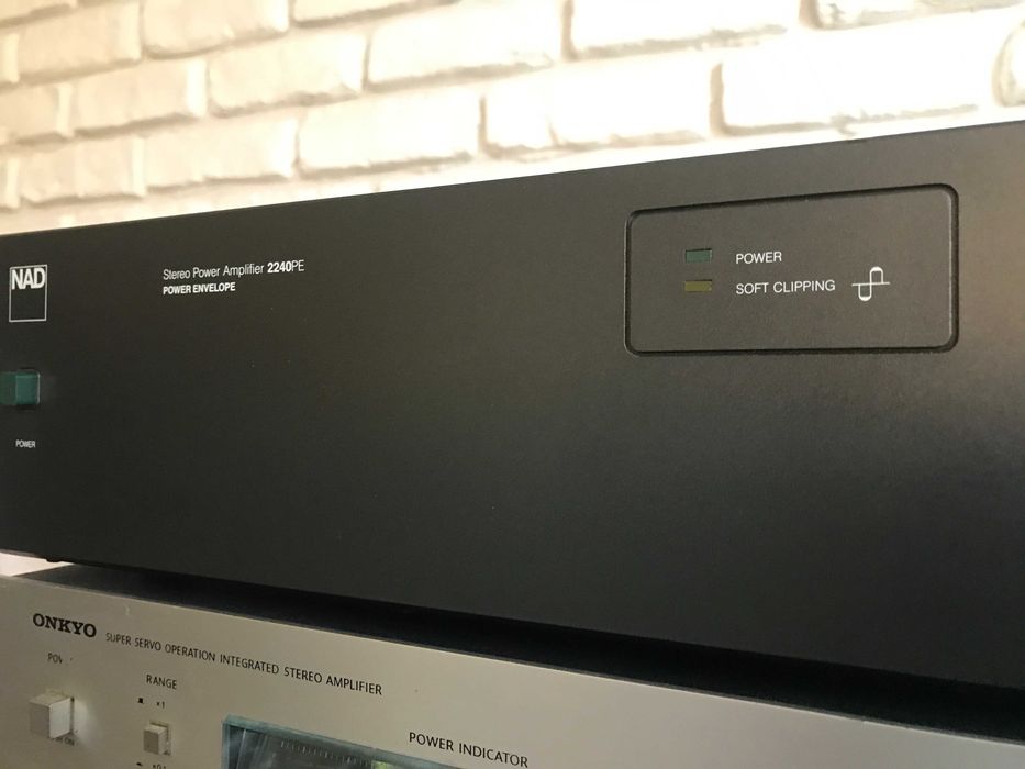 NAD 2240PE amplificator de putere