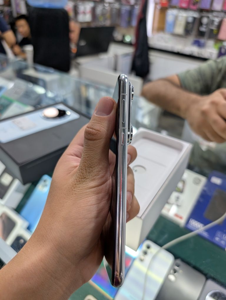 Huawei Pura 70 Pro 12/512 Gb sotiladi