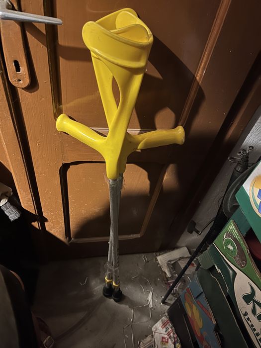 Carje ortopedice reglabile