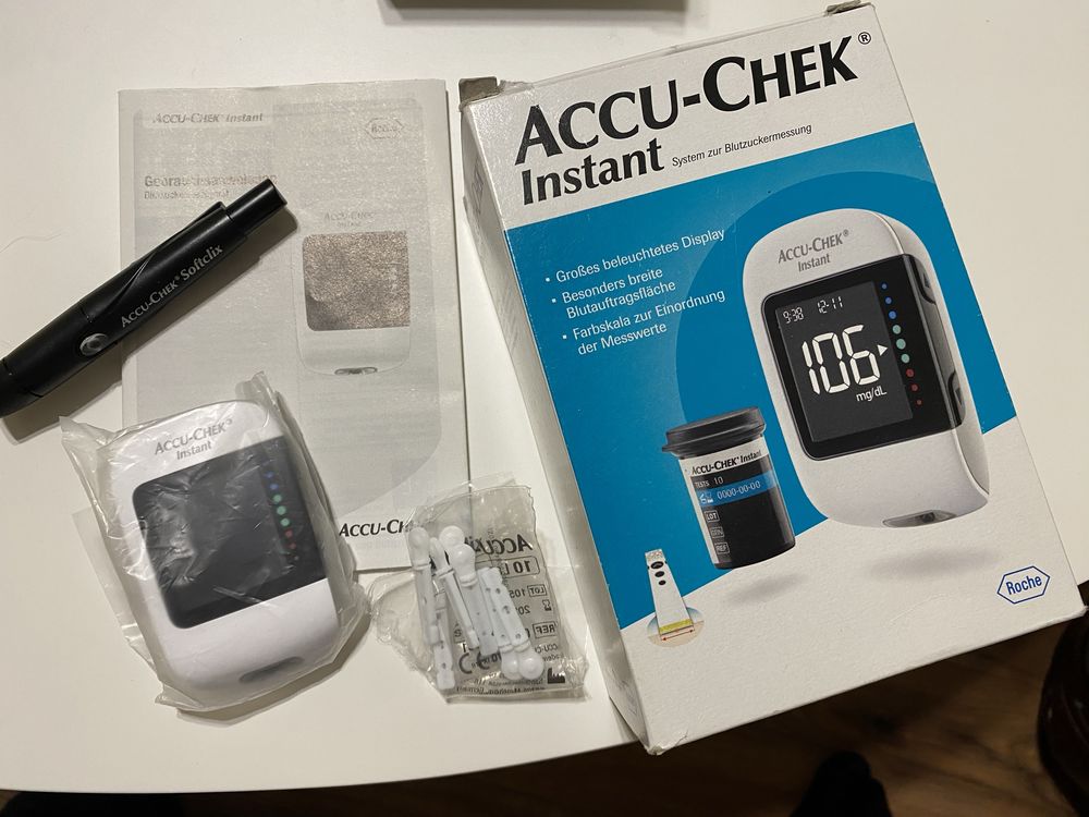 Accu-chek Instant Глюкомер