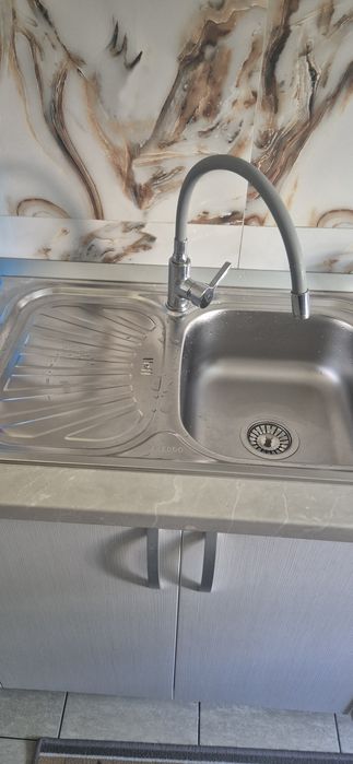 De vânzare blat cu ghiuveta și robinet