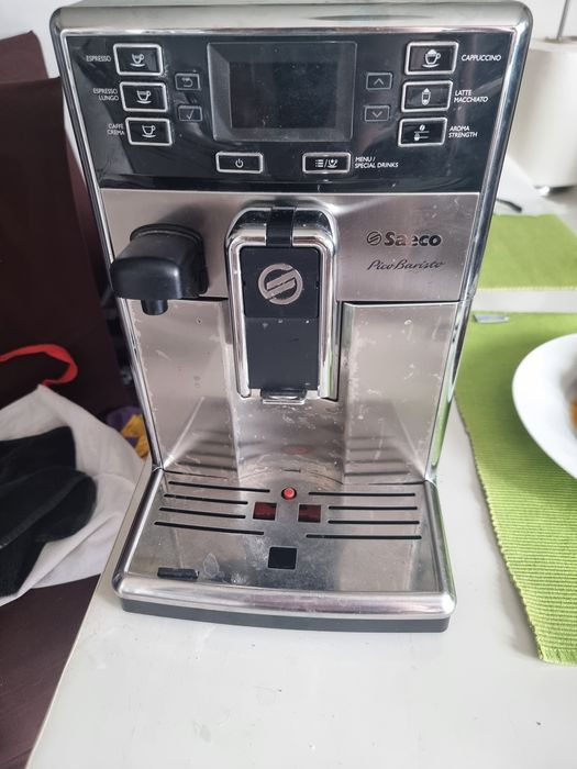Vand saeco picobaristo  philips modelul de inox Complet