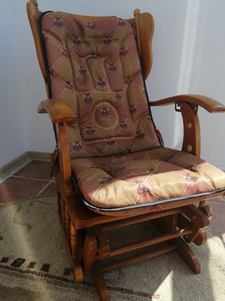 Кресло-качалку продам
