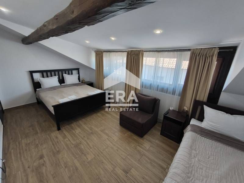 Къща за гости с басейн в с. Баня