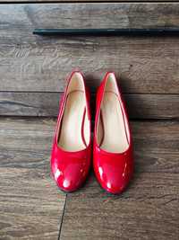 Червени дамски обувки Tendenz.