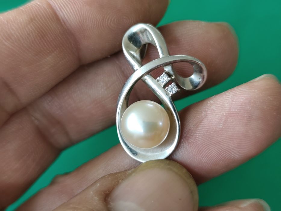 Сребърен медальон с перла 925