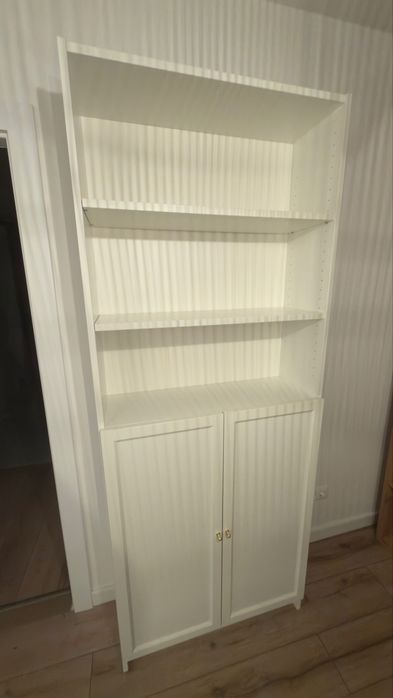 Vand biblioteca alba Ikea