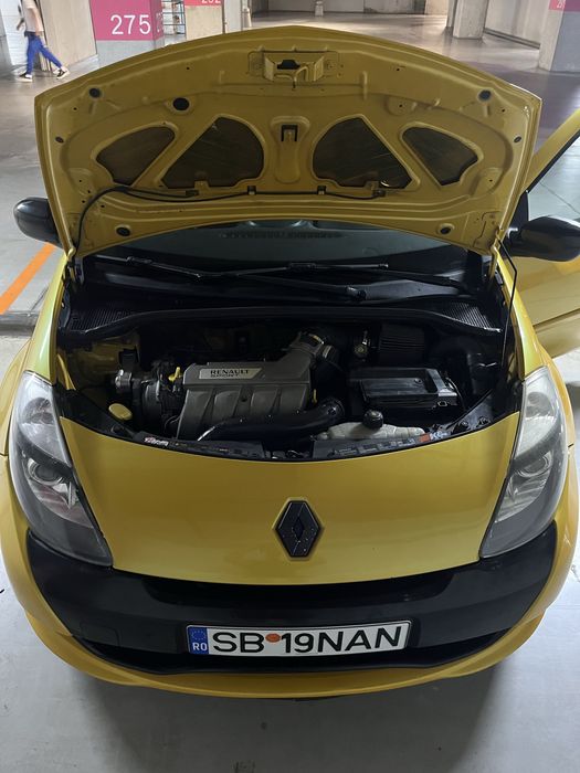 Renault clio 3 RS 200