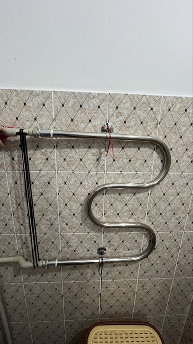 Продам полотенцесушитель (змейка)