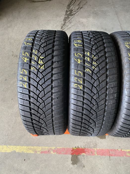 Anvelope iarna 225/45/18 Goodyear Ultra Grip RFT 225 45 18 R18