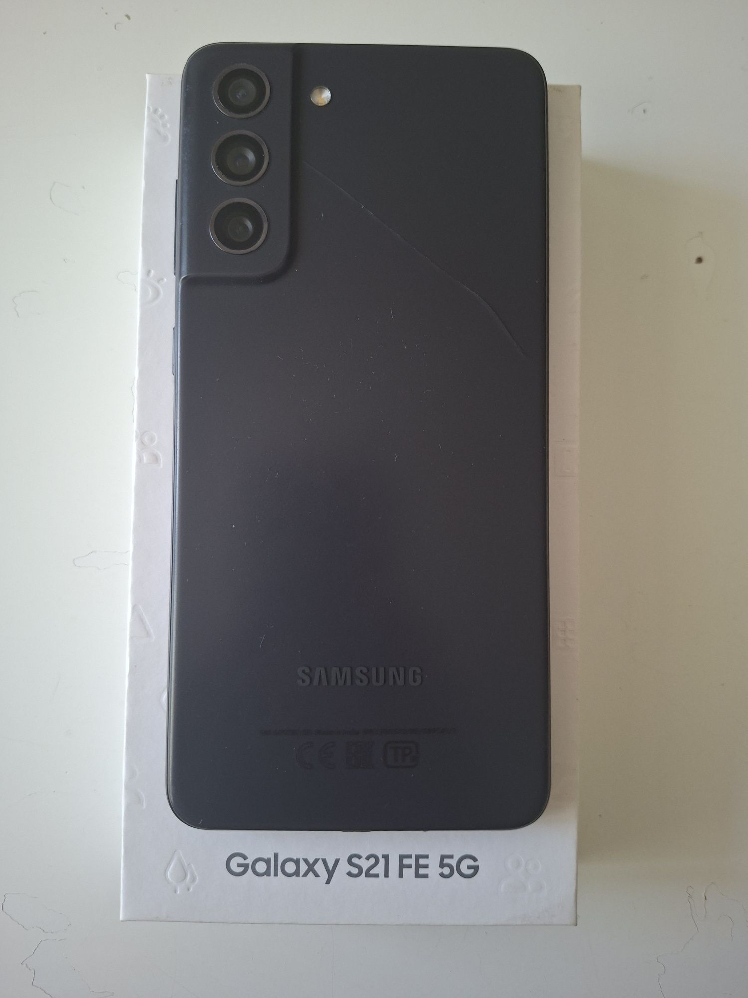 Продам samsung s21 fe на запчасти