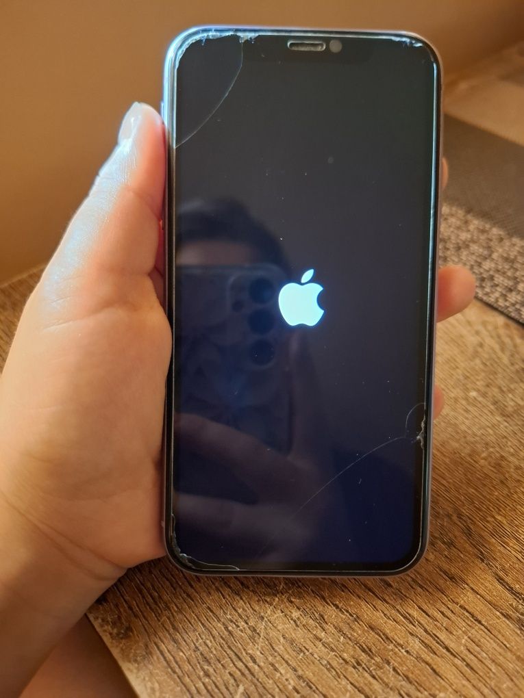 iPhone 11  64 GB , лилав