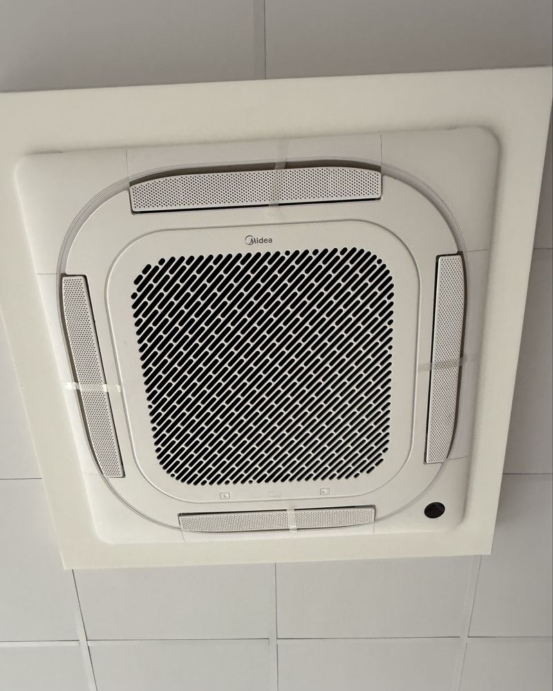 Касетъчен климатик Midea MCD1-36HRFN8-QRDOW