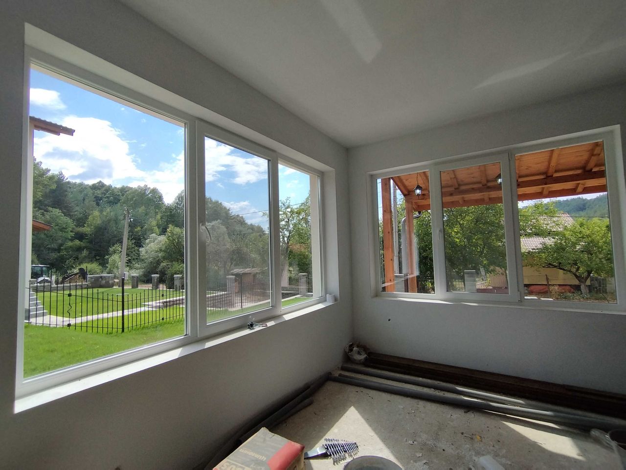 Продава се Къща в с. Драгичево, Област Перник - 226 кв.м за 1585 €/кв.м - Снимка #15