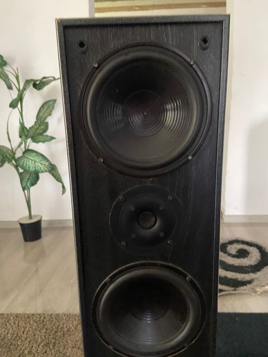 Vând subwoofer+ boxă în stare perfectă folosite maxim o săptămână
