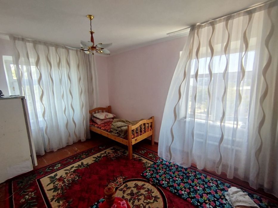 Продоется 2 комнатная квартира в 1 микраройоне кирпичный