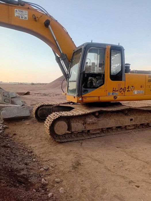 Продается гусеничный экскаватор 25т 2013 год обем ковша 1.2 м.куб