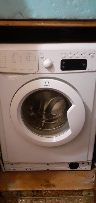 Пералня Samsung SWF6003E-150 лв. и пералня Indesit IWE6125 - 200 лв.