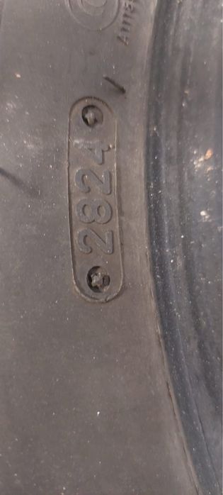 Продам комплект зимних шин