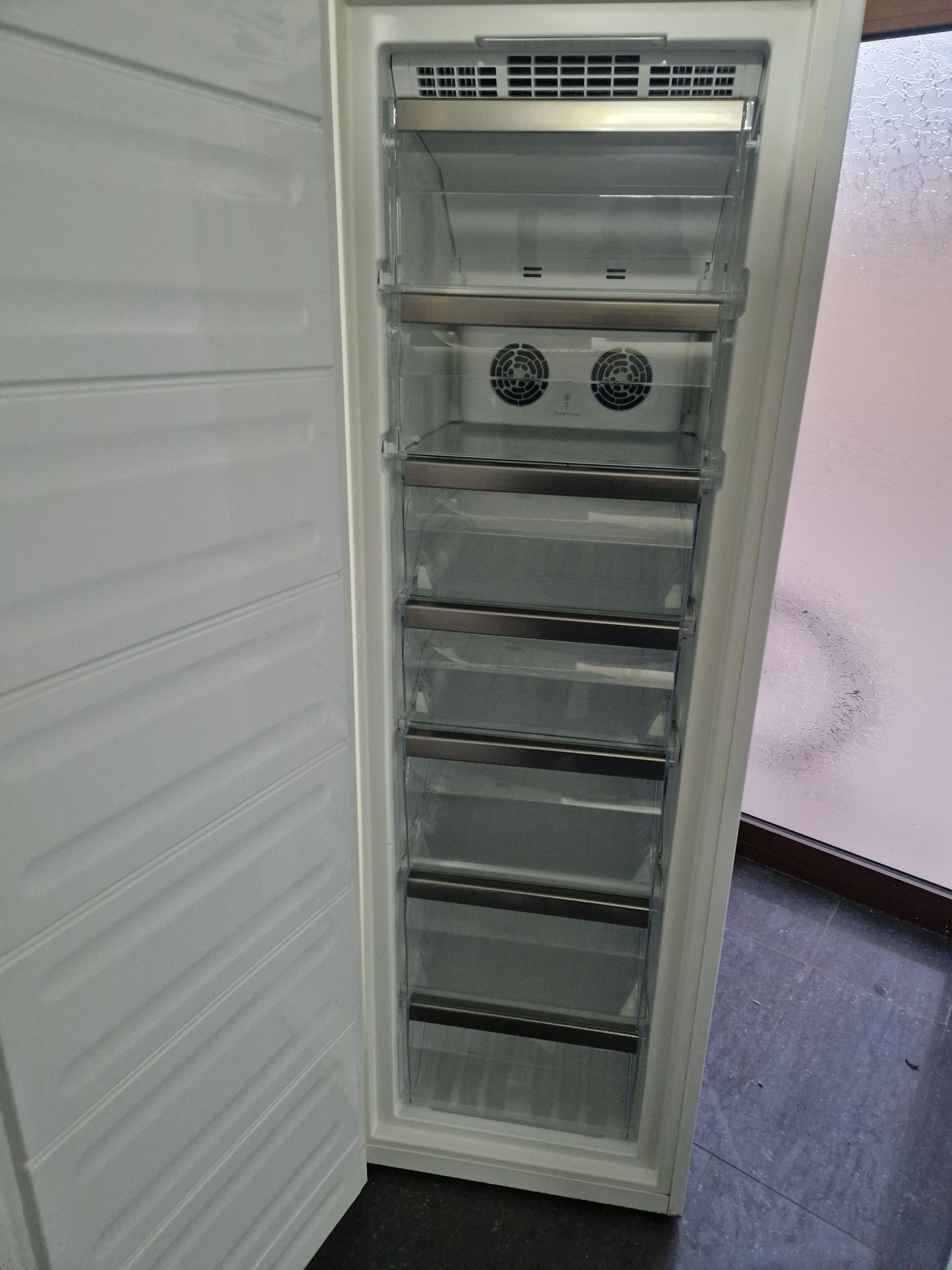 Фрезер Whirlpool A++ No frost