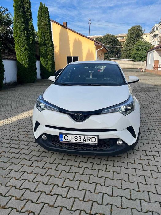 Vand Toyota CH-R anul 2019