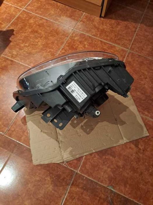Far dreapta Smart Fortwo original Valeo cod 046797 an 2014-2025