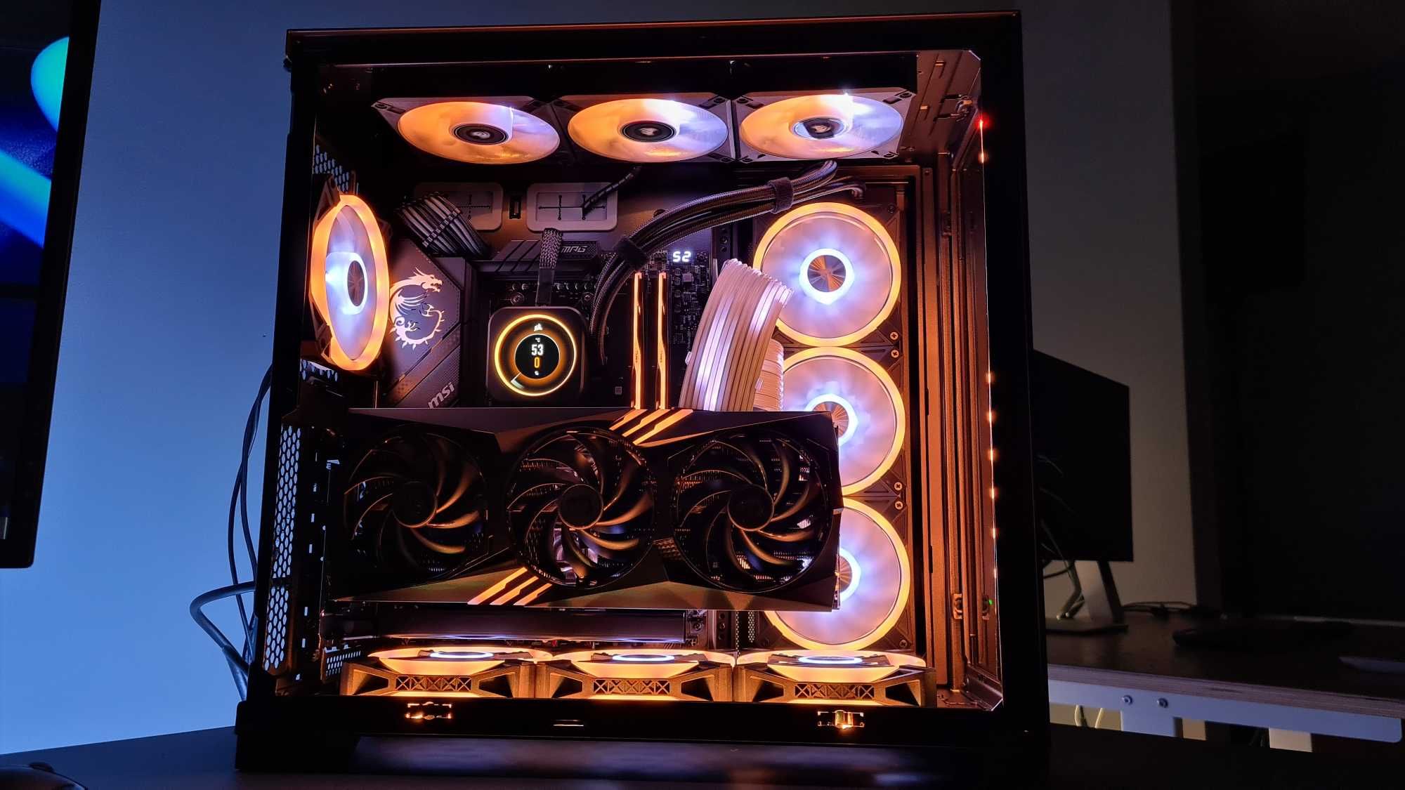 Компютър с RTX 4090 SUPRIM X 24GB