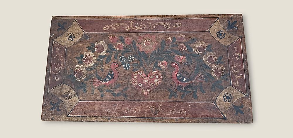 Lada zestre pictata Saseasca