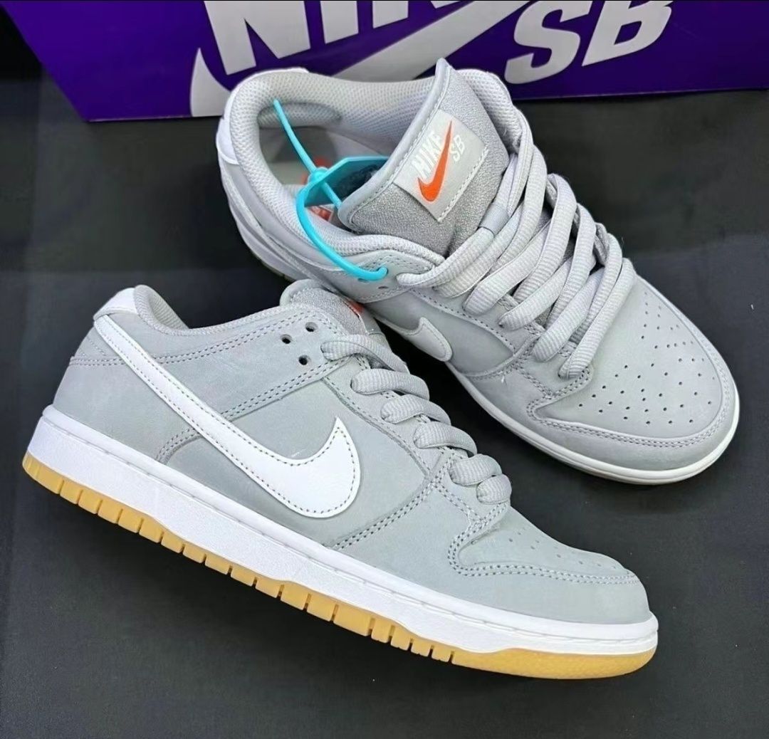 Кроссовки Nike  качественные