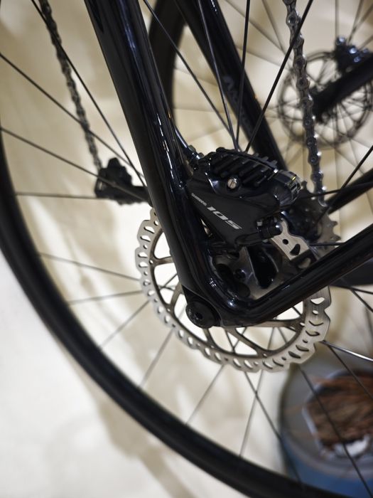 Cursiera carbon Giant Advanced Pro disc 2 shimano 105