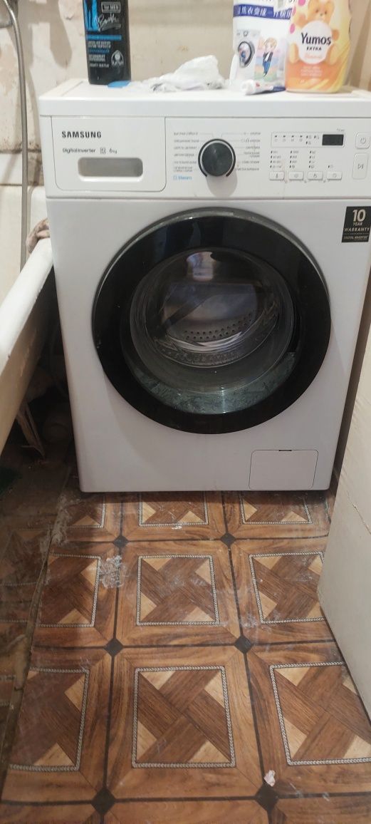 Продаётся стиральная машина.