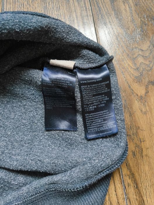 Tommy Hilfiger оригинална блуза М размер