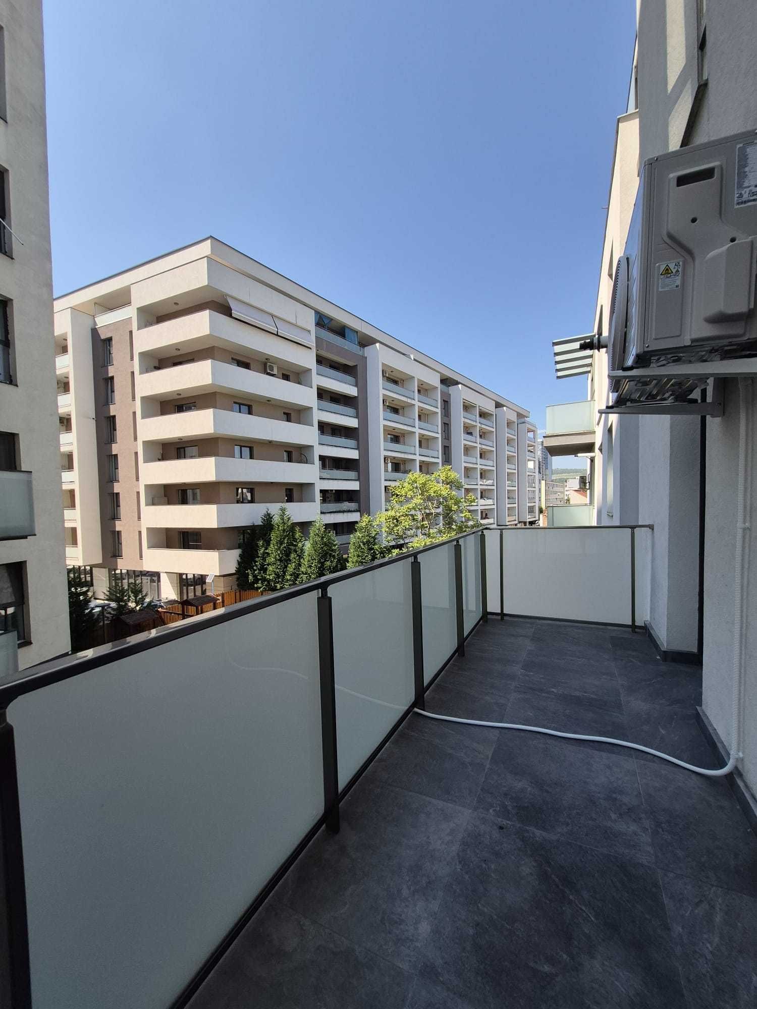 Apartament 3 camere modern  centru, bloc nou, parcare inclusa