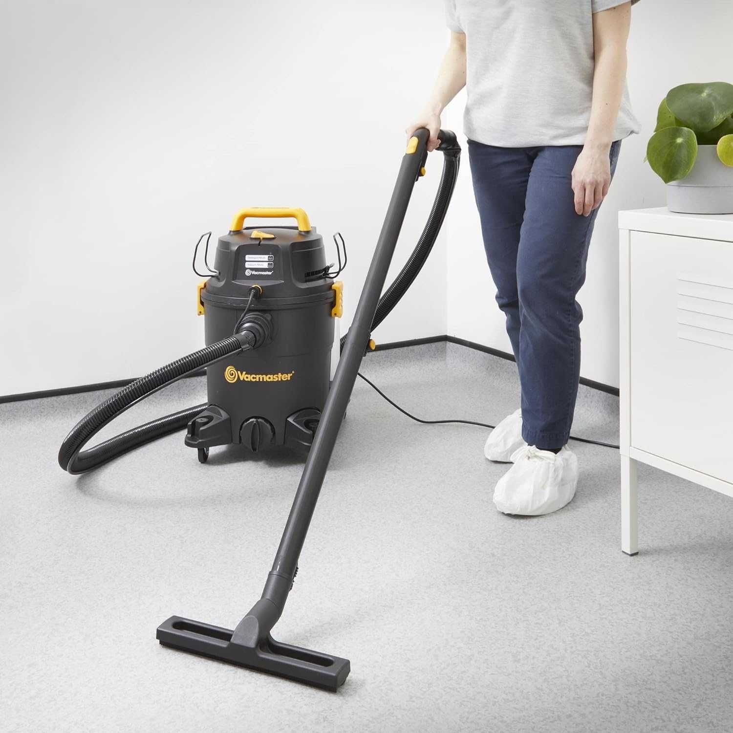 Индустриална перяща прахосмукачка Vacmaster VK1323PFR 23L 1300W