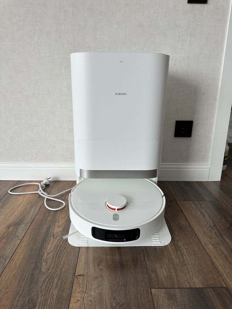 Продам пылесос Робот-пылесос Xiaomi Robot Vacuum X20+ BHR8124EU белый