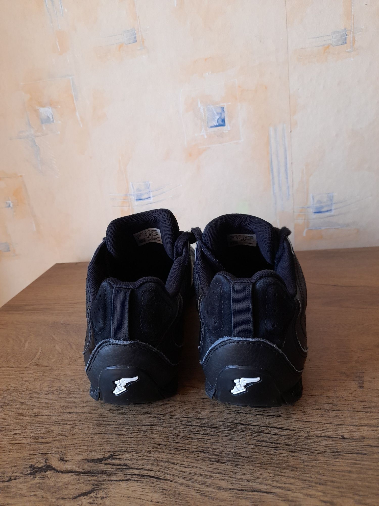 Adidas Goodyear маратонки 37- 38 номер