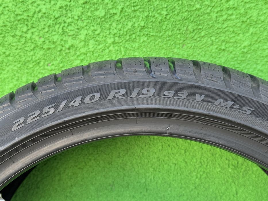 225/40/19 M+S PIRELLI SOTTOZERO Profil 8mm Profil ramas 90%