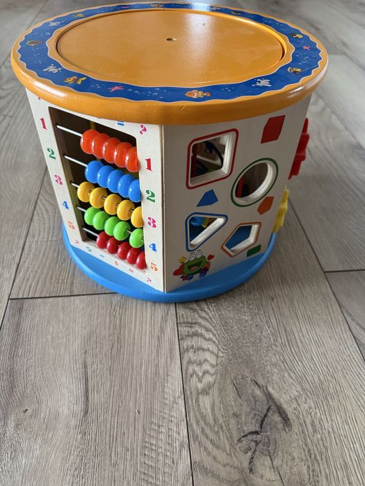 Cub educativ montessori cu activitati din lemn