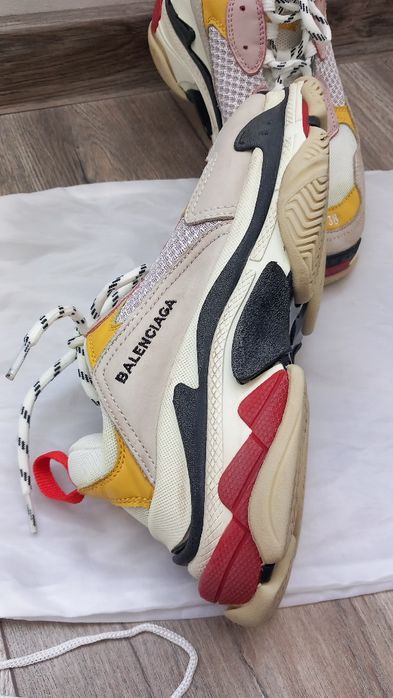 Balenciaga-Уникални