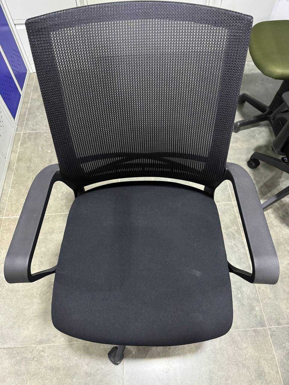 Оптом! Кресло для персонала TORINO черный, синий и фиолетовый